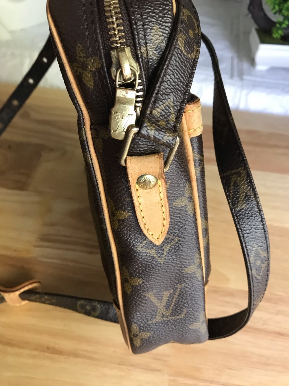 ✅LV AUTHENTIC Monogram Messenger UNISEX Bag LOUIS Vuitton - Picture 11 of 14